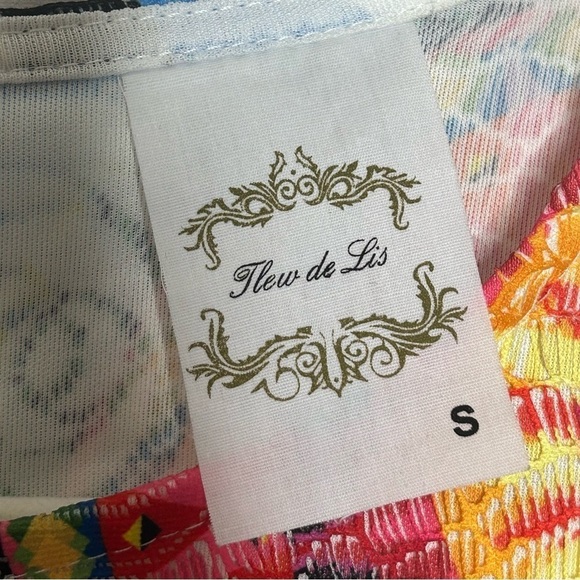 Fleur De Lis Mandala Print Lace Overlay Shift Dress - Picture 11 of 15